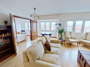 Piso con ascensor en venta en Calle Jerónimo González