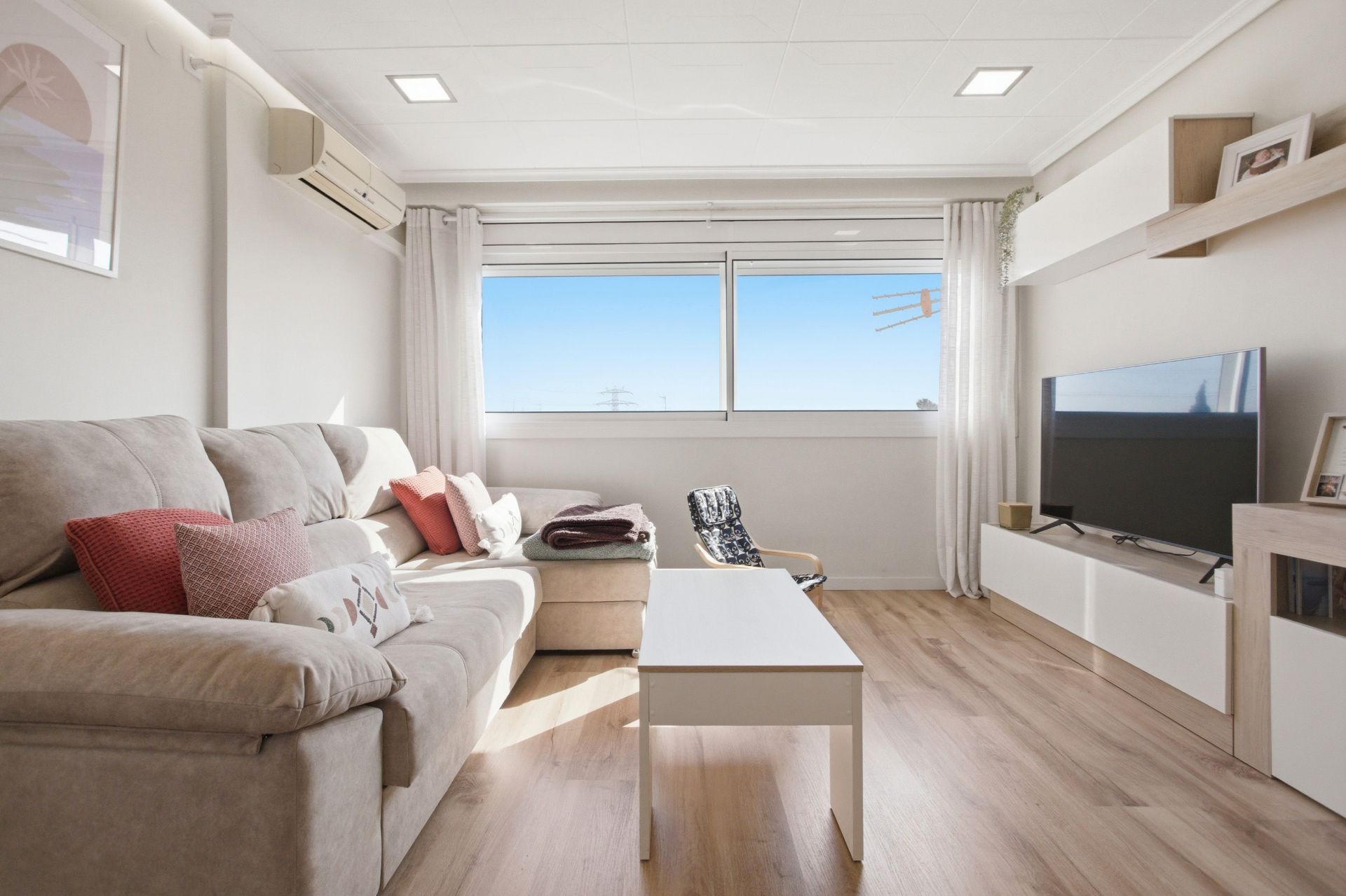 Bedroom of Flat for sale in Sant Boi de Llobregat  with Air Conditioner, Heating and Furnished