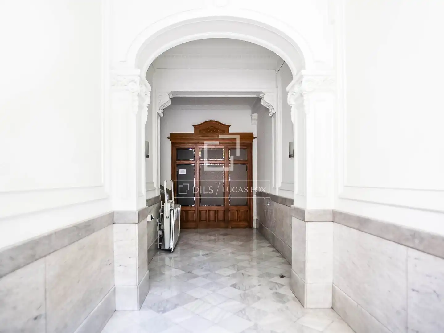 Piso en venta en Barcelona con Calefacción, Amueblado y Balcón