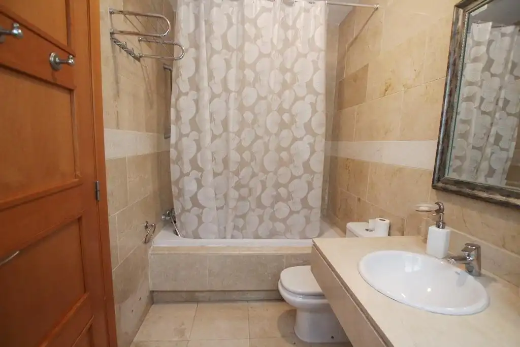 Badezimmer von Wohnung zum Verkauf in Jerez de la Frontera mit Klimaanlage, Heizung und Parkett