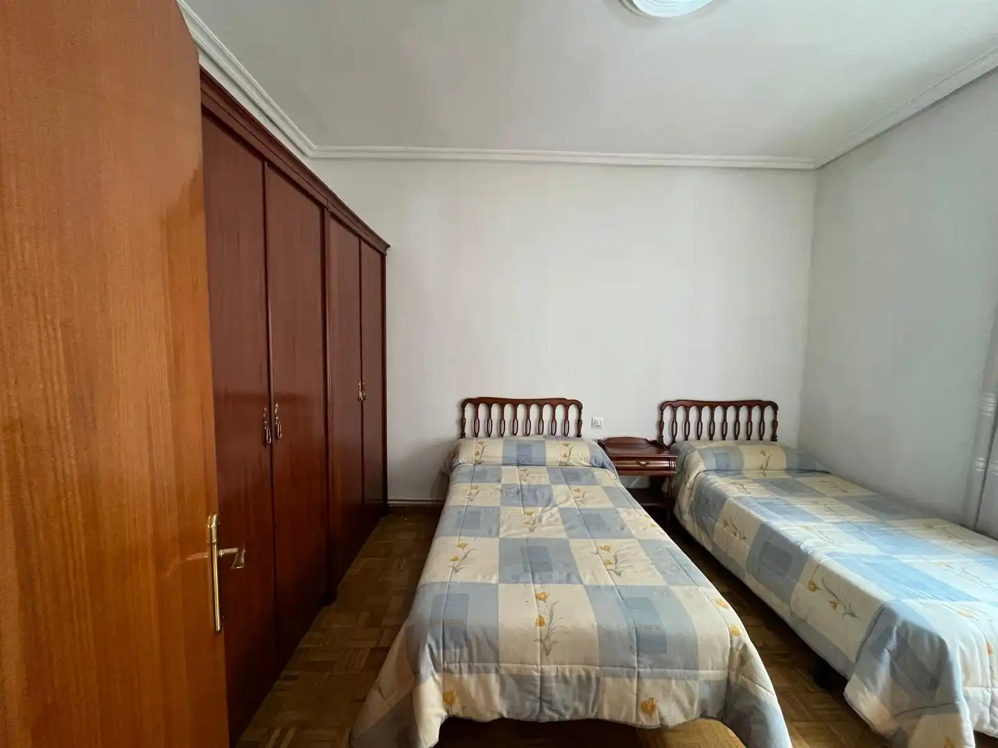 Habitación de Piso de alquiler en Valladolid con Calefacción, Amueblado y Horno