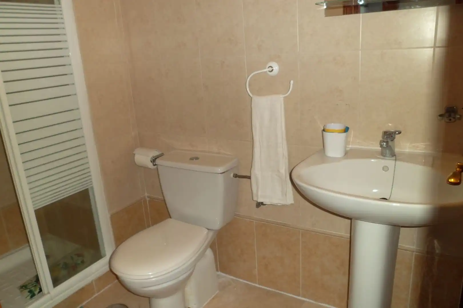 Bathroom of Apartments for sale in Benalmádena  with Air Conditioner, Furnished and Community pool