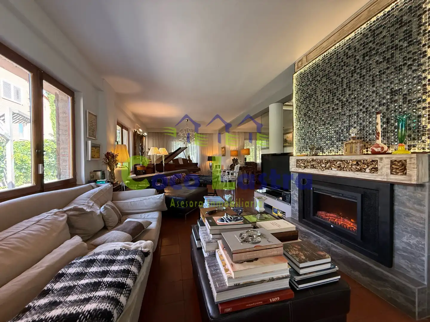 Living room of Houses for sale in Monterrubio de Armuña  with Air Conditioner, Heating and Private garden