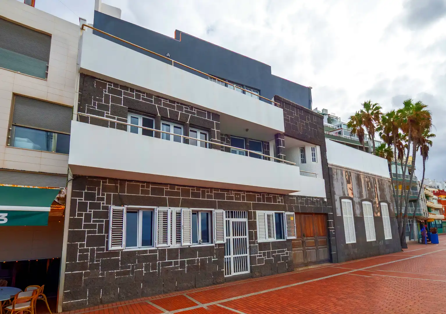 Vista exterior de Casa adosada en venta en Las Palmas de Gran Canaria con Terraza, Trastero y Balcón