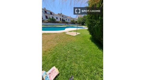 Foto 2 von Zimmer in Paseo Marítimo de Levante, Vélez-Málaga