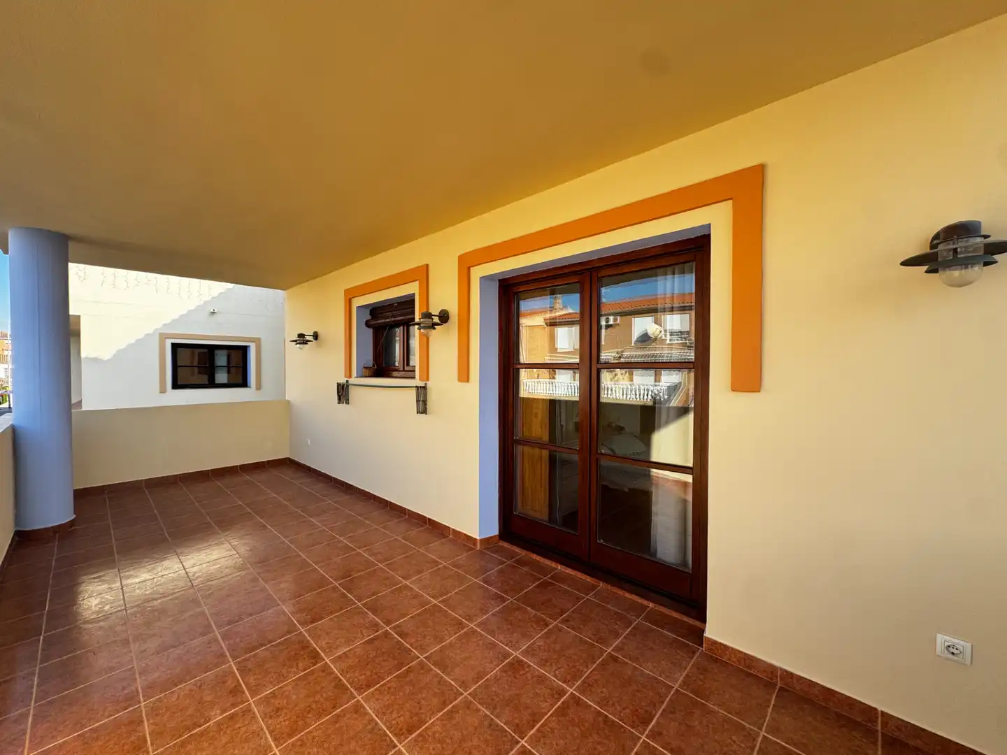 Einfamilien-Reihenhaus zum Verkauf in Canet d'En Berenguer mit Klimaanlage, Heizung und Terrasse