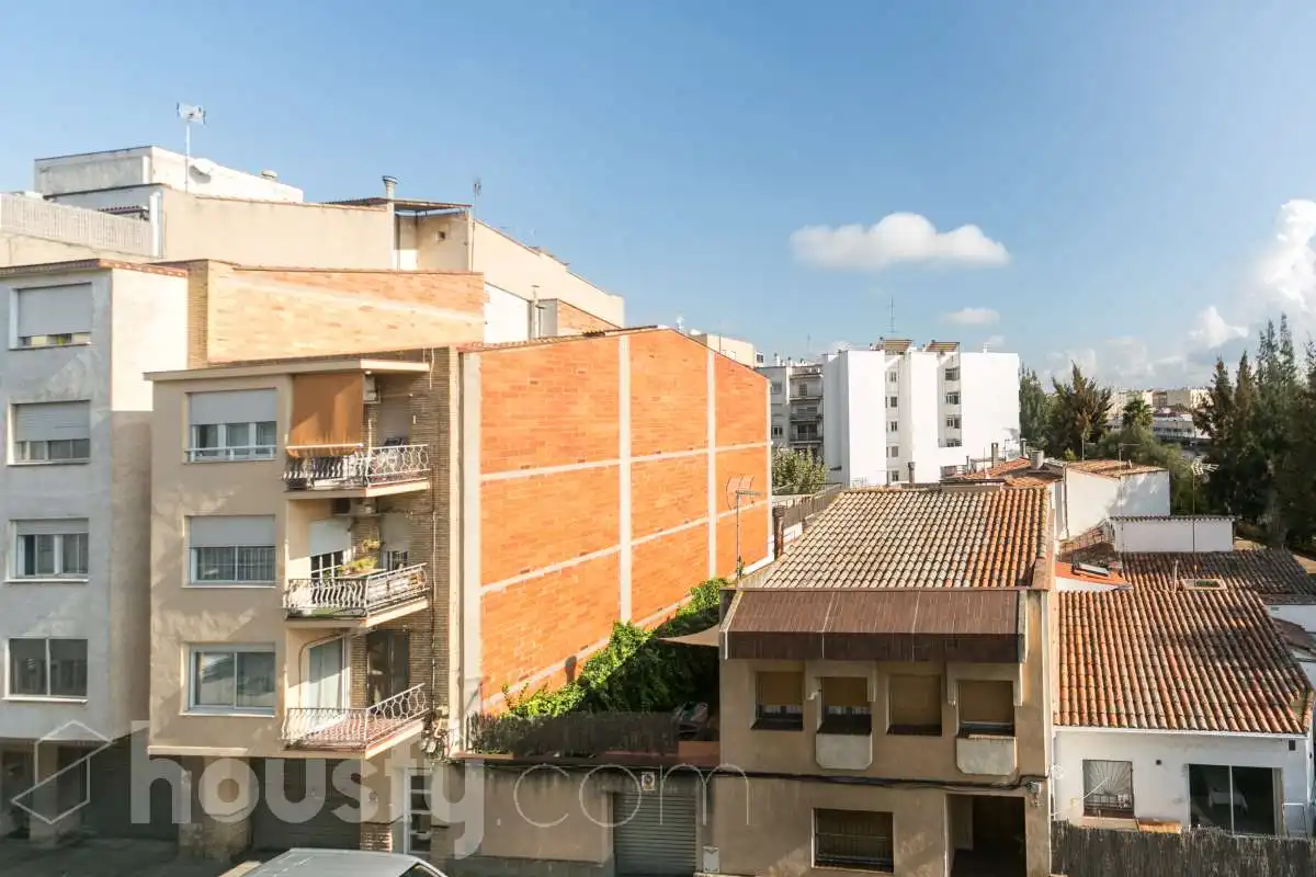 Außenansicht von Wohnung zum Verkauf in Vilafranca del Penedès mit Klimaanlage, Heizung und Terrasse
