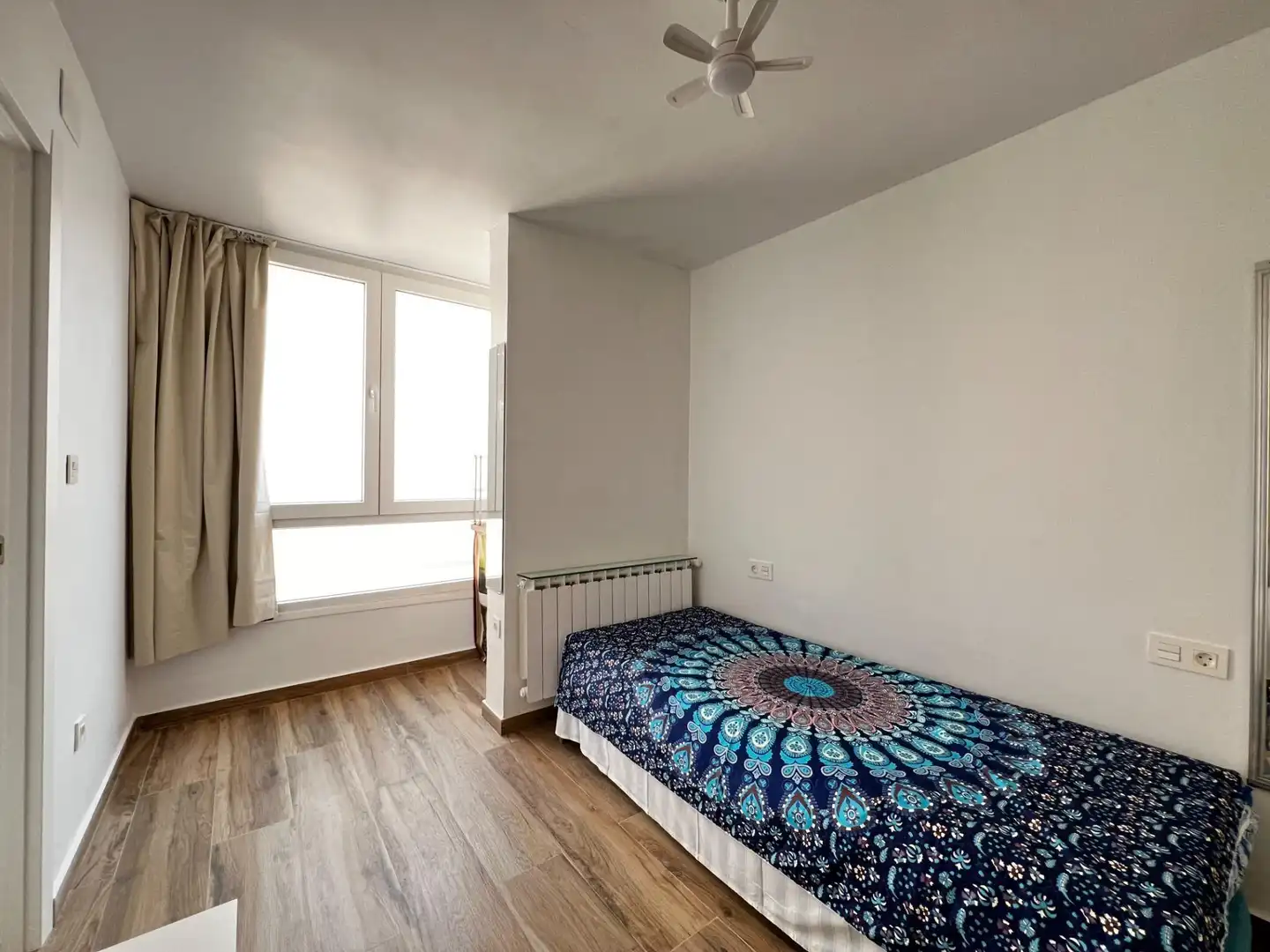 Schlafzimmer von Wohnung zur Miete in Granada mit Heizung und Möbliert