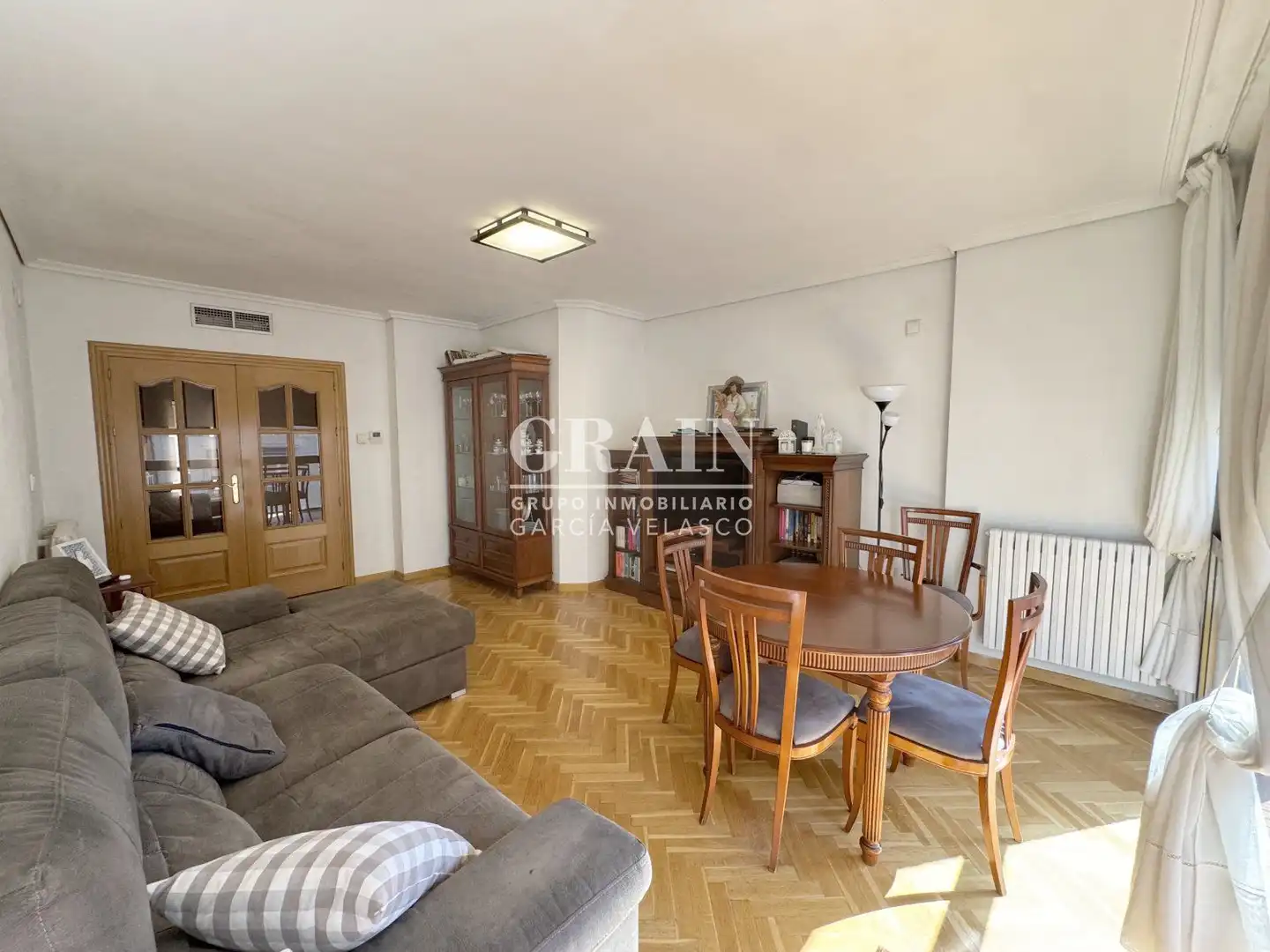 Living room of Flat for sale in  Albacete Capital  with Air Conditioner, Heating and Parquet flooring