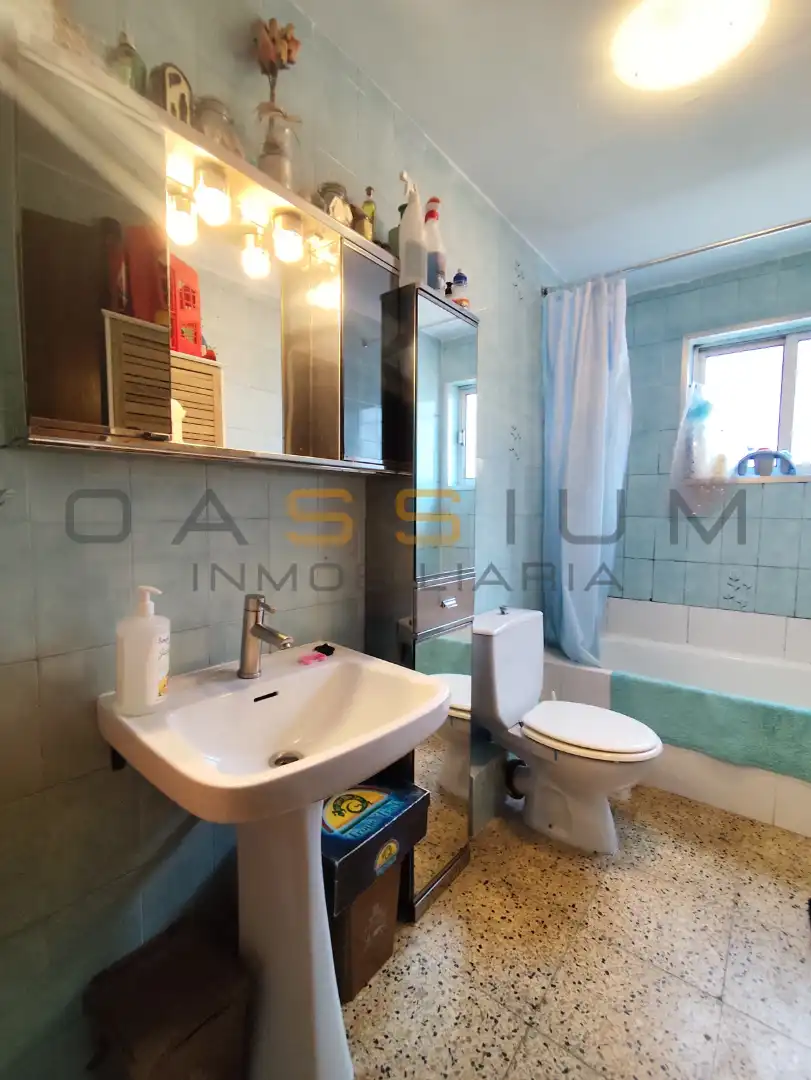 Baño de Piso en venta en Tarragona con Aire acondicionado, Terraza y Amueblado