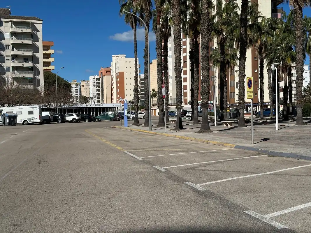 Parking de Local de alquiler en Gandia con Terraza y Alarma