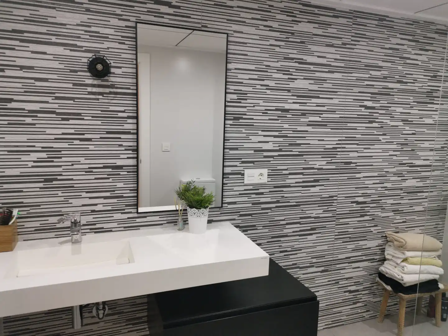 Baño de Piso en venta en Jacarilla con Aire acondicionado, Amueblado y Lavadora