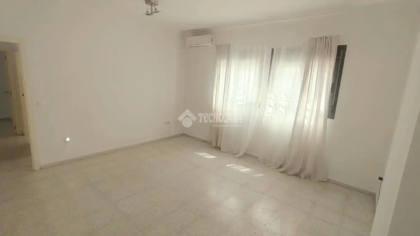 Habitación de Piso en venta en La Rinconada con Aire acondicionado