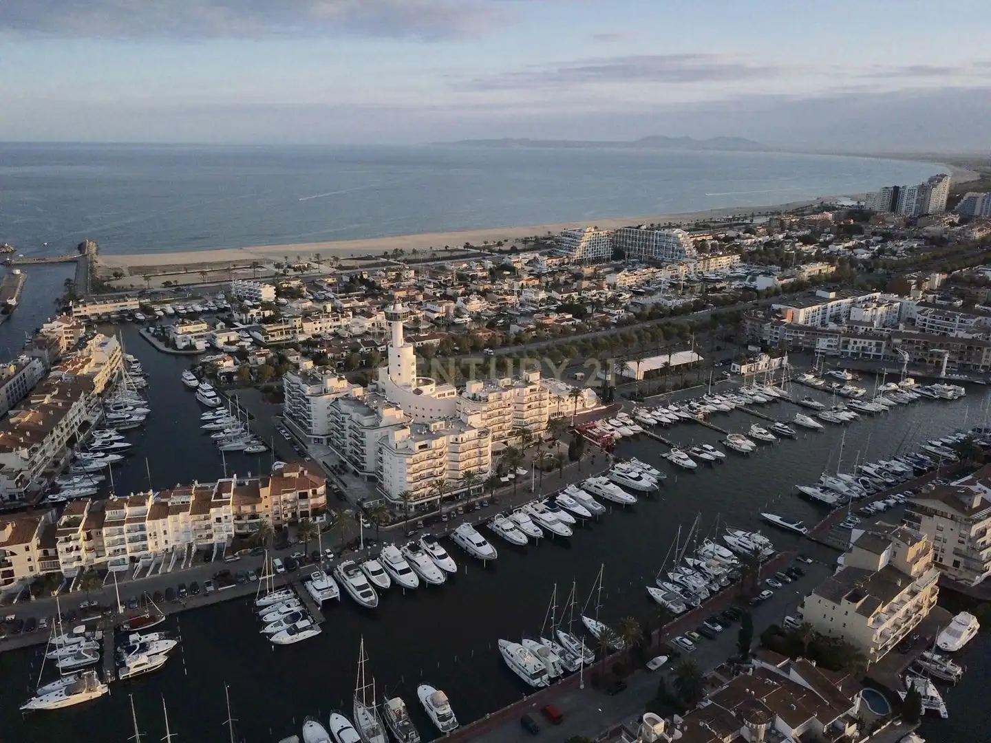 Buildings for sale in Empuriabrava