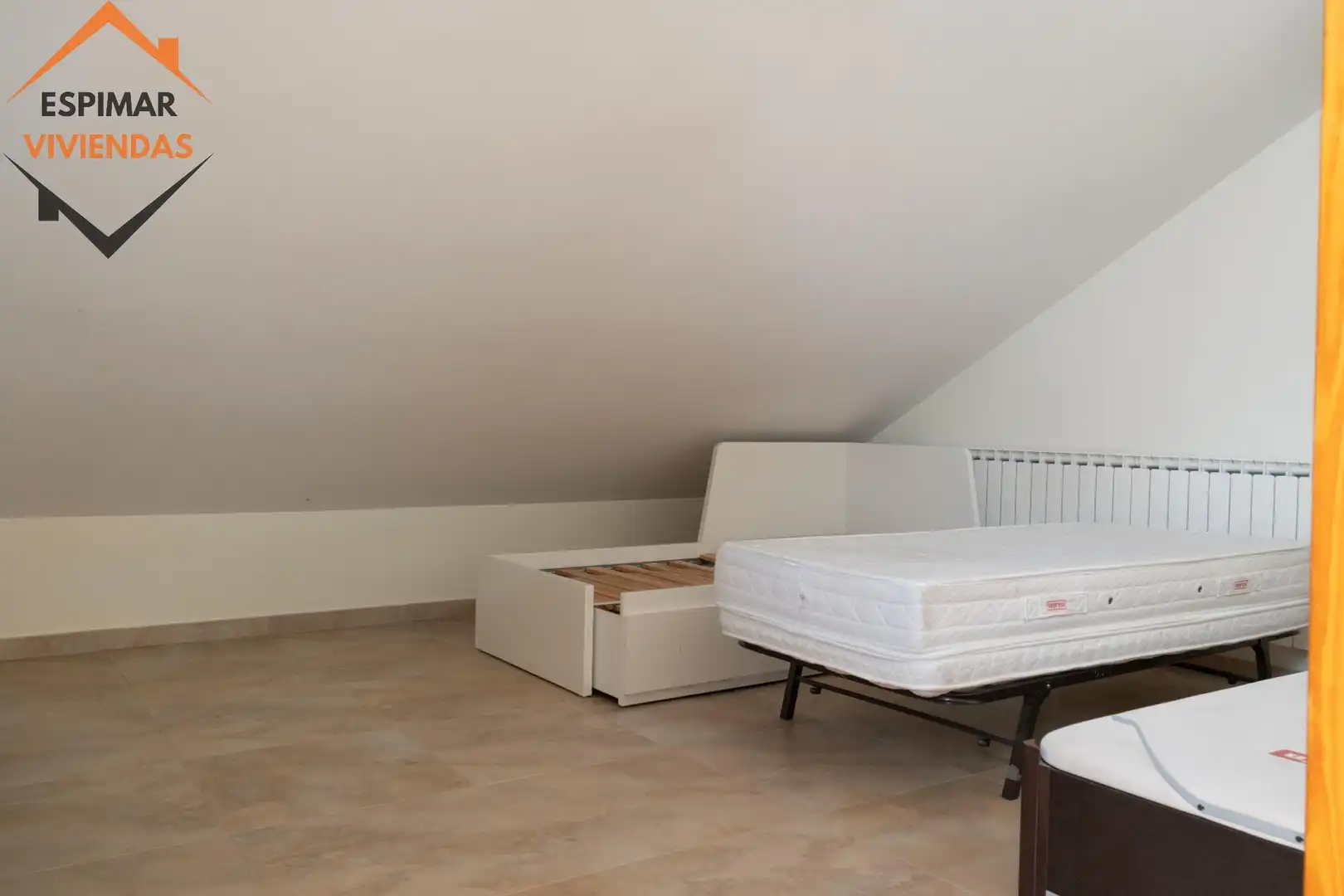 Bedroom of Houses for sale in Villanueva de Gállego  with Air Conditioner, Heating and Private garden