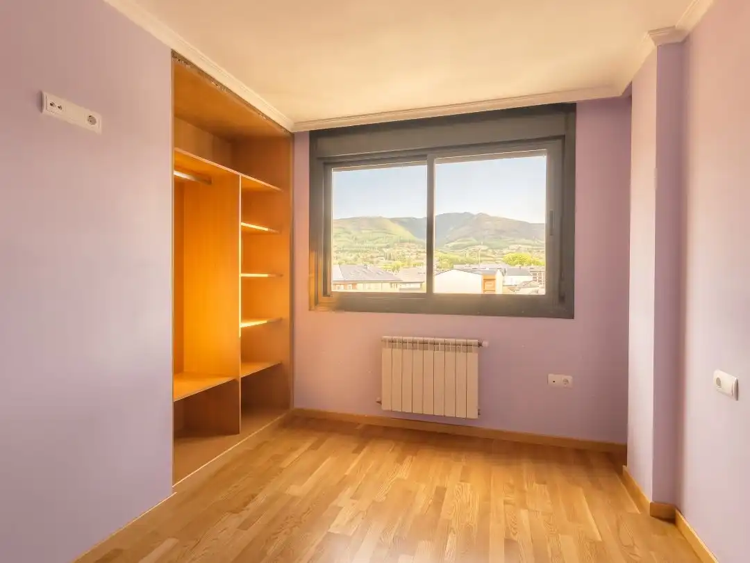 Flat for sale in O Barco de Valdeorras , Ourense