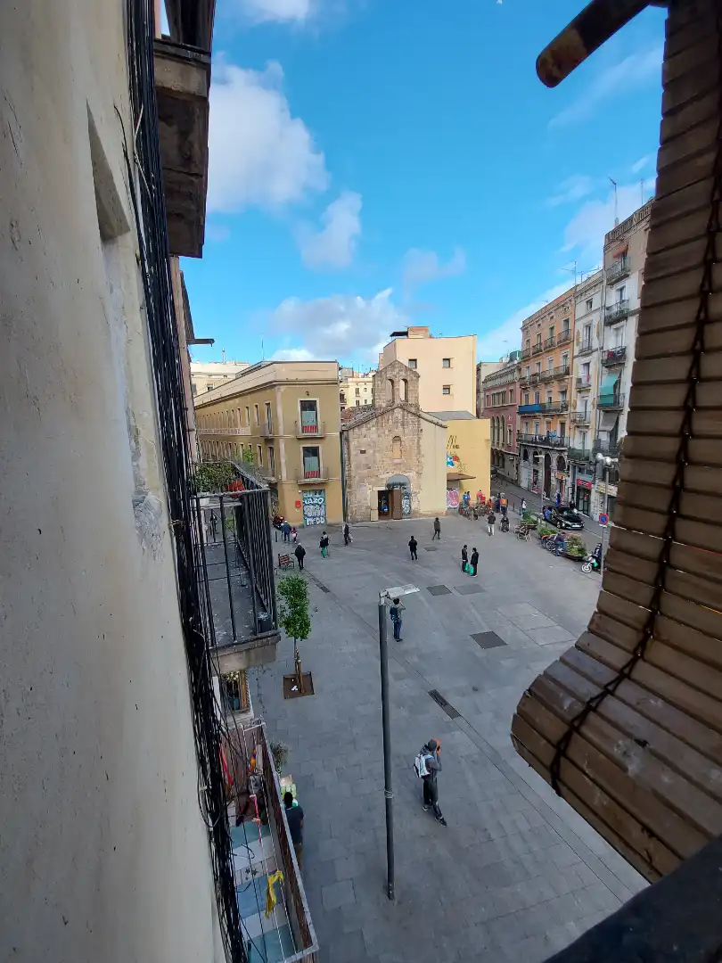 Vista exterior de Piso en venta en Barcelona con Trastero, Horno y Balcón
