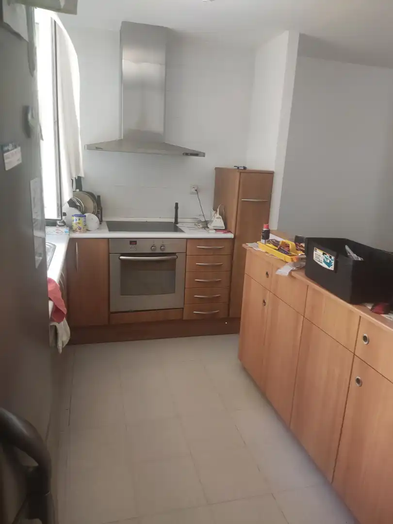 Cuina de Casa adosada en venda en Barcelona amb Calefacció, Jardí privat i Terrassa