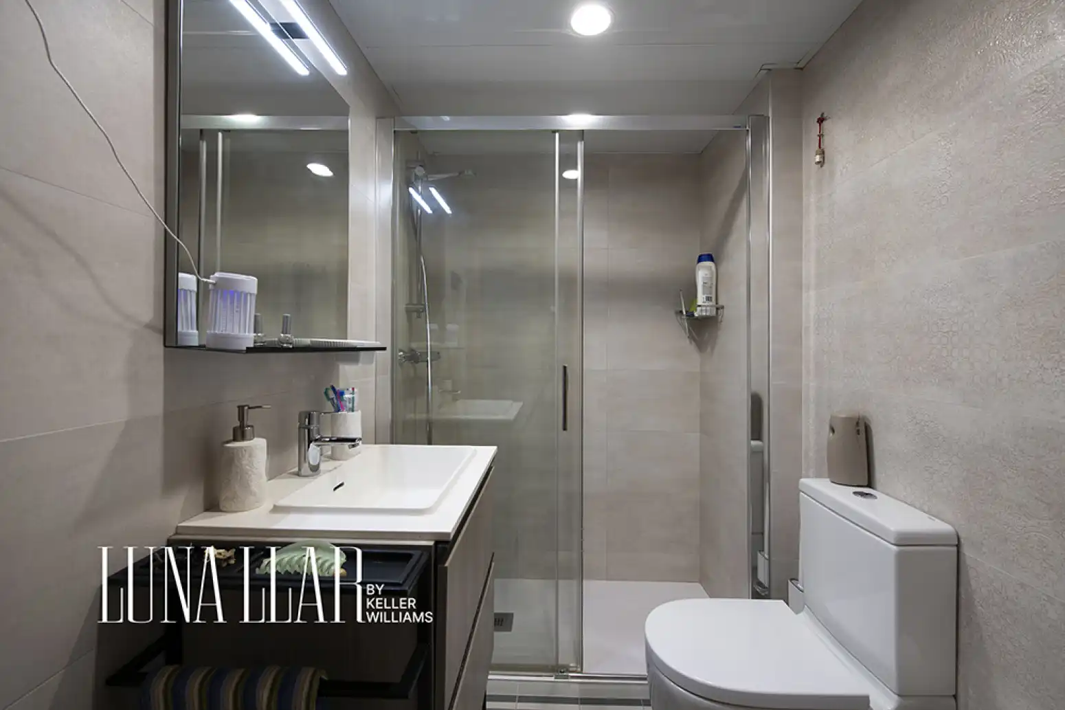 Bathroom of Flat for sale in Puigdàlber, Barcelona