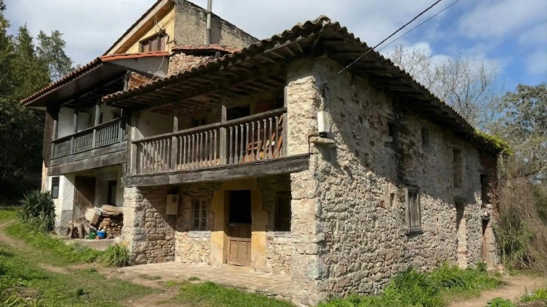 Vista exterior de Casa o chalet en venta en Colunga con Terraza, Trastero y Piscina