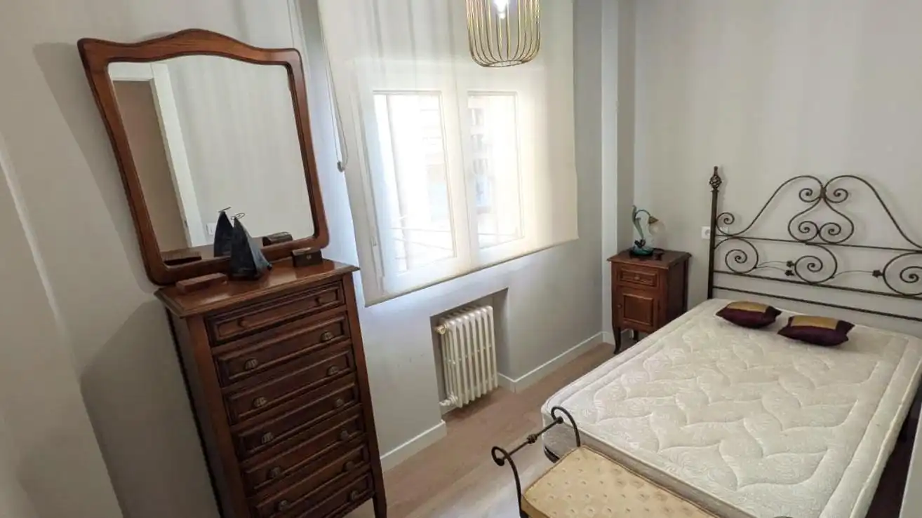 Bedroom of Flat for rent in Oviedo   with Heating and Furnished