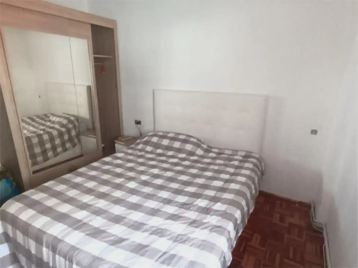 Schlafzimmer von Wohnung zum Verkauf in Vitoria - Gasteiz mit Balkon