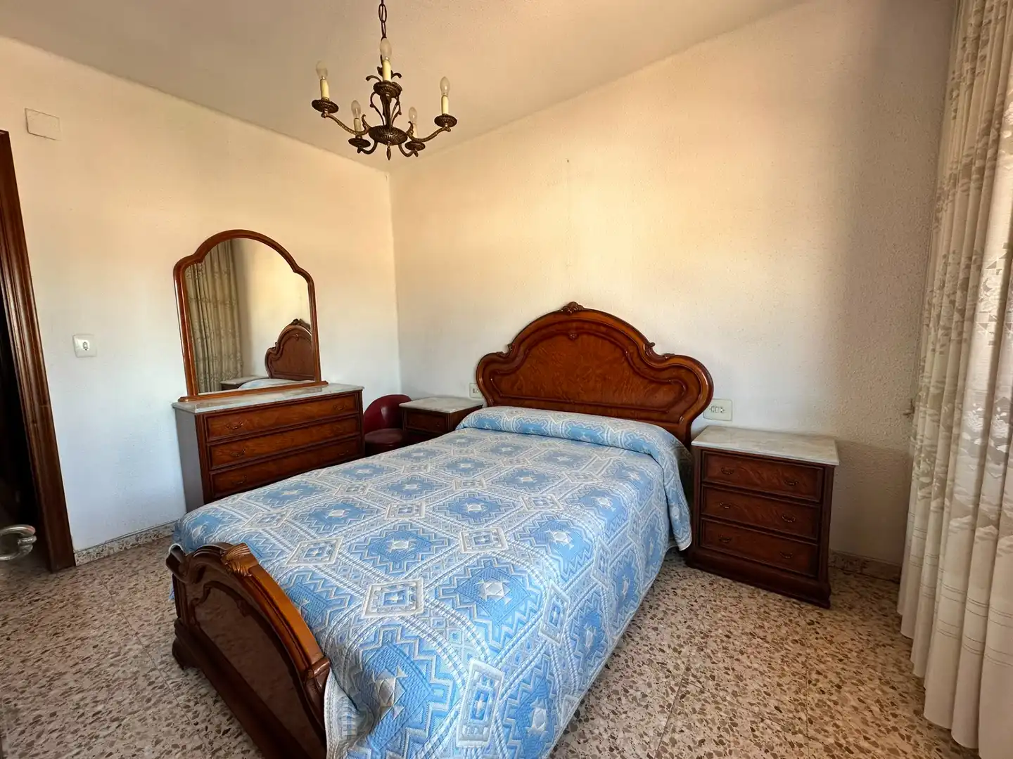Habitación de Piso en venta en Valencia con Amueblado, Horno y Balcón