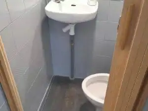 Baño de Local en venta en Granada