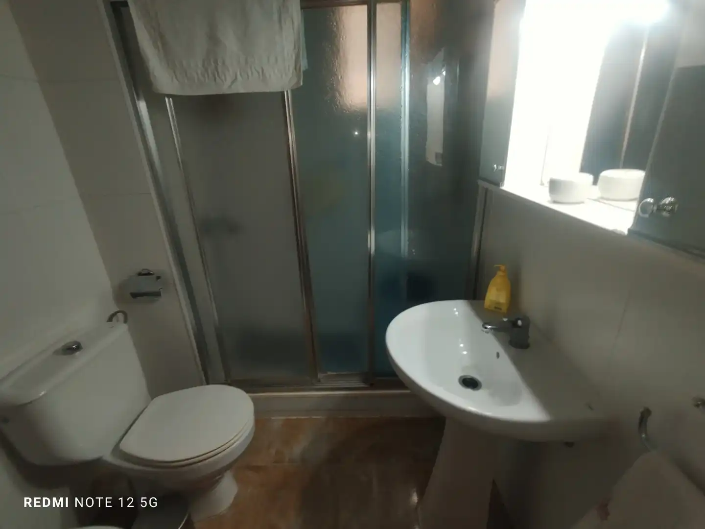 Badezimmer von Wohnung zum Verkauf in Sevilla mit Privatgarten, Möbliert und Balkon