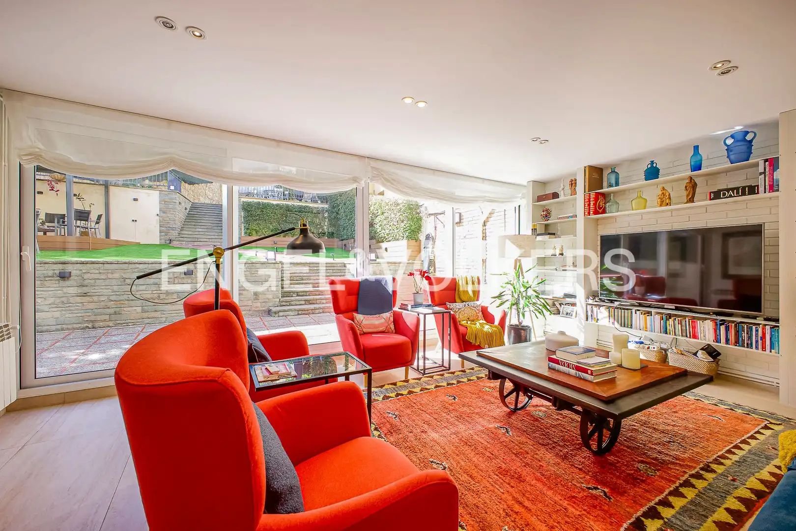 Sala de estar de Casa o chalet en venta en  Barcelona Capital con Calefacción y Jardín privado
