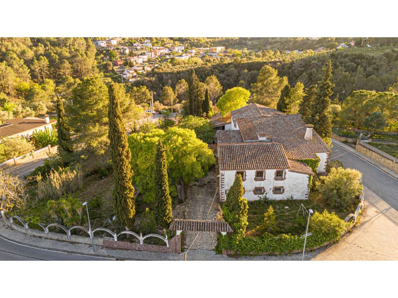 Vista exterior de Finca rústica en venda en Corbera de Llobregat amb Jardí privat i Terrassa