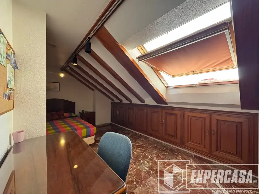 Habitación de Casa o chalet en venta en Burjassot con Aire acondicionado, Calefacción y Terraza