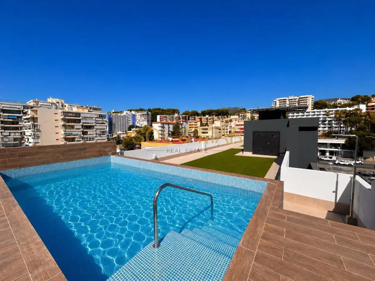 Apartament amb piscina en venda a La Carihuela - Los Nidos
