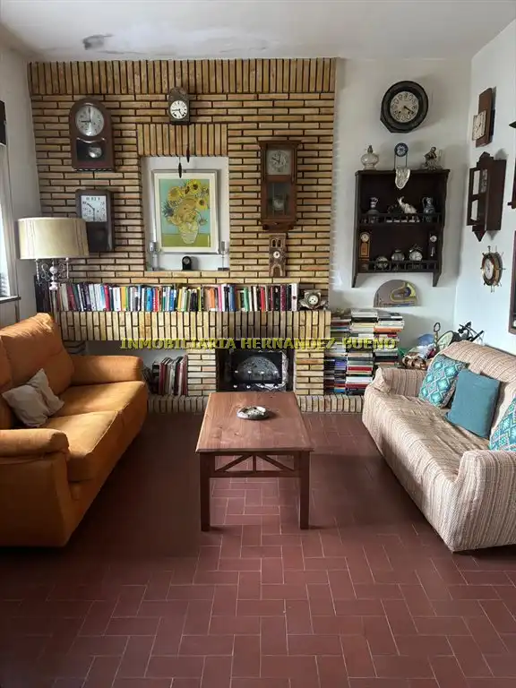 Sala d'estar de Casa o xalet en venda en Alba de Tormes amb Jardí privat i Piscina