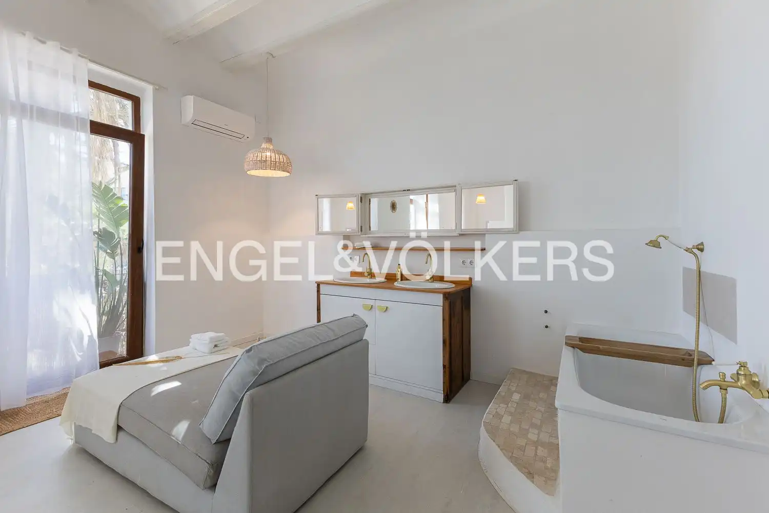 Sala d'estar de Pis de lloguer en Valencia amb Aire condicionat, Calefacció i Terrassa