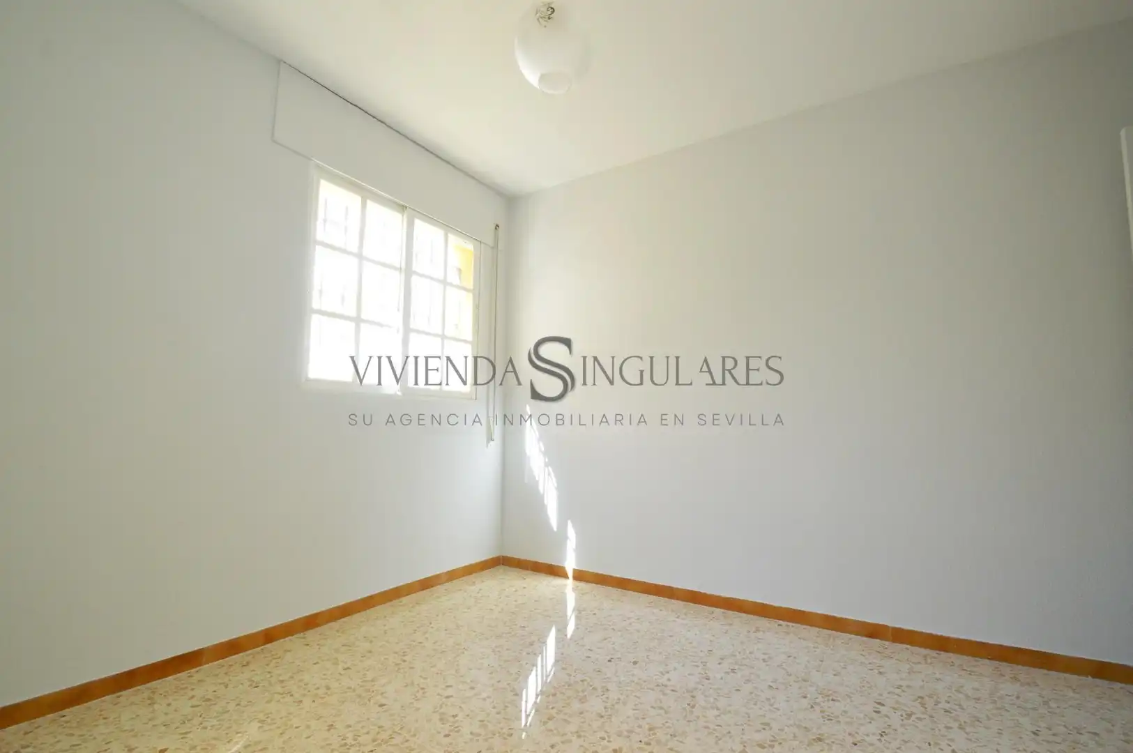 Bedroom of Flat for sale in Sevilla  with Air Conditioner, Private garden and Terrace