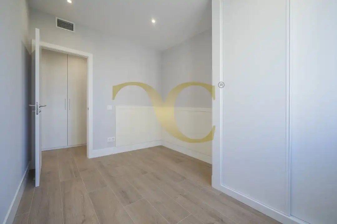 Schlafzimmer von Wohnung zur Miete in Madrid mit Klimaanlage, Heizung und Privatgarten