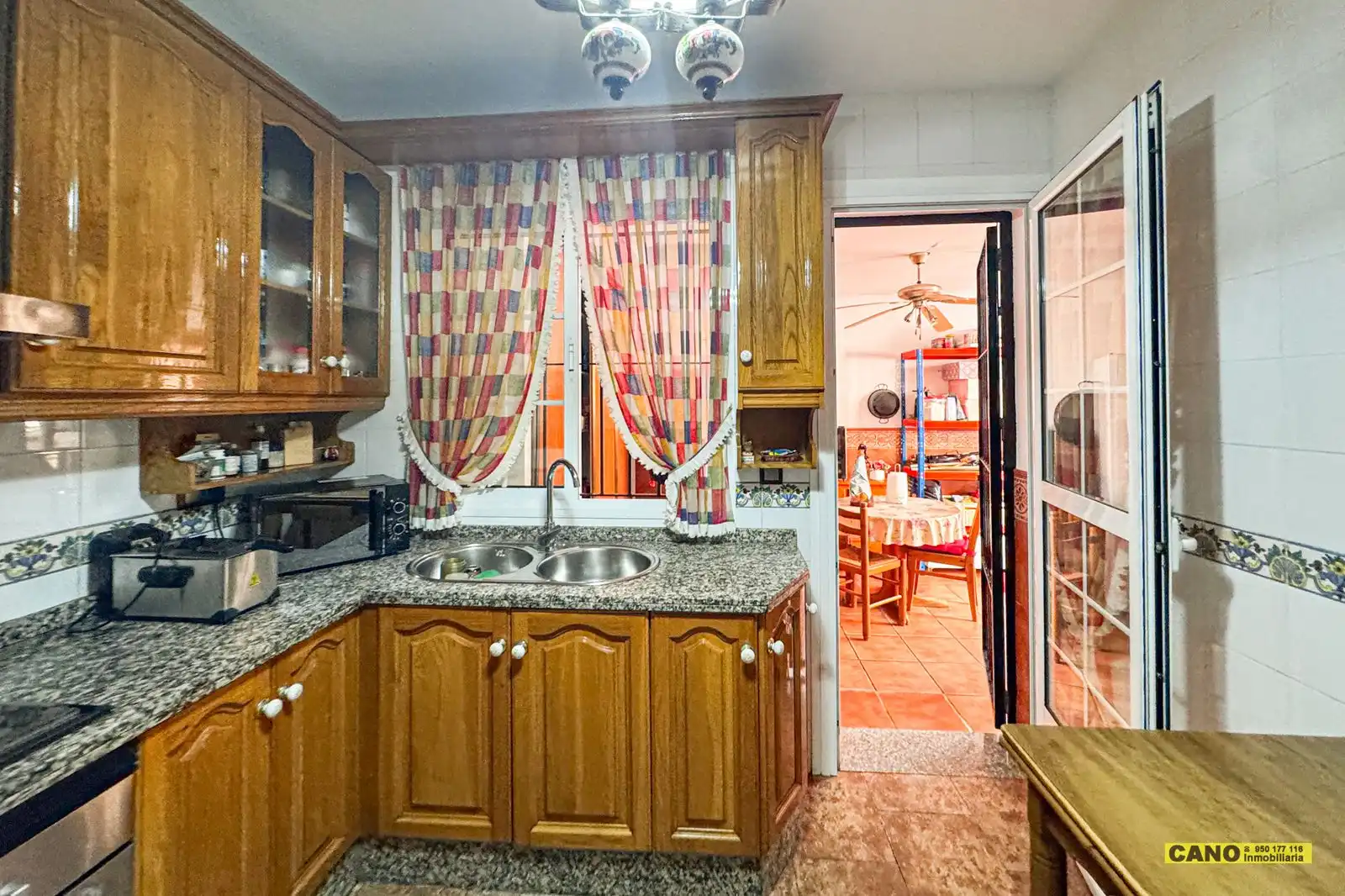 Cocina de Casa o chalet en venta en Almería con Aire acondicionado, Calefacción y Terraza