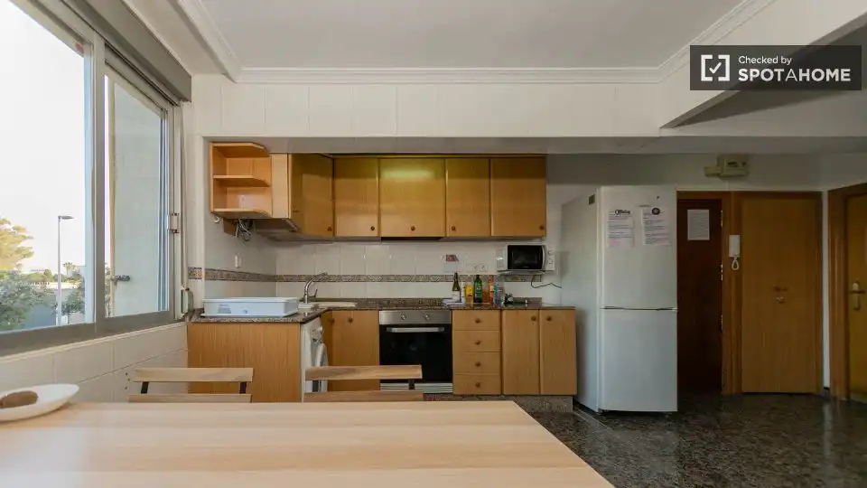 Cocina de Piso de alquiler en Valencia con Aire acondicionado, Calefacción y Amueblado