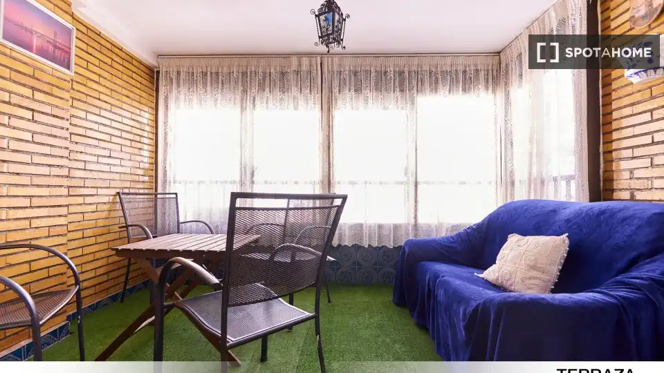 Habitación de Piso de alquiler en Sevilla con Aire acondicionado, Calefacción y Amueblado