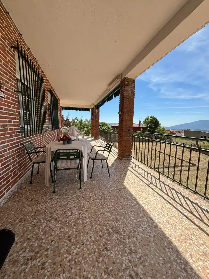 Terrassa de Casa o xalet en venda en El Barraco  amb Calefacció, Jardí privat i Terrassa