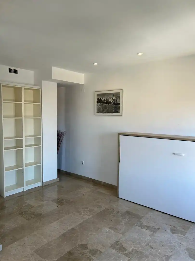 Flat for rent in Valencia  with Air Conditioner, Storage room and Furnished