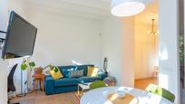 Living room of Flat for sale in L'Hospitalet de Llobregat  with Air Conditioner, Heating and Parquet flooring