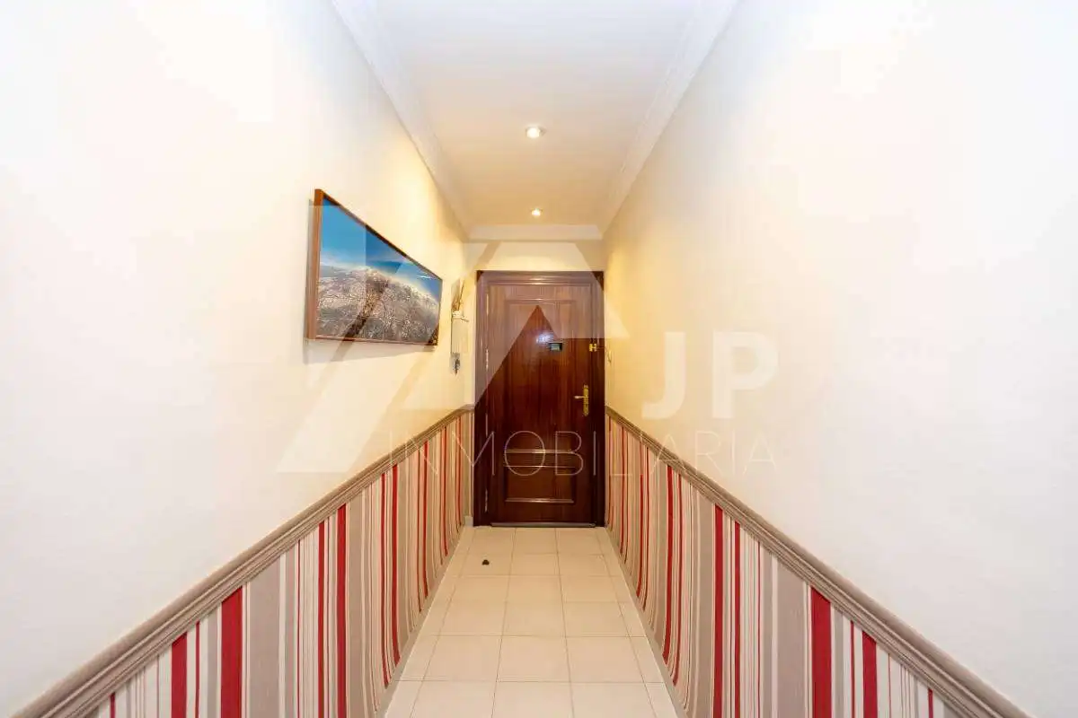 Wohnung zum Verkauf in Granada mit Klimaanlage, Heizung und Terrasse