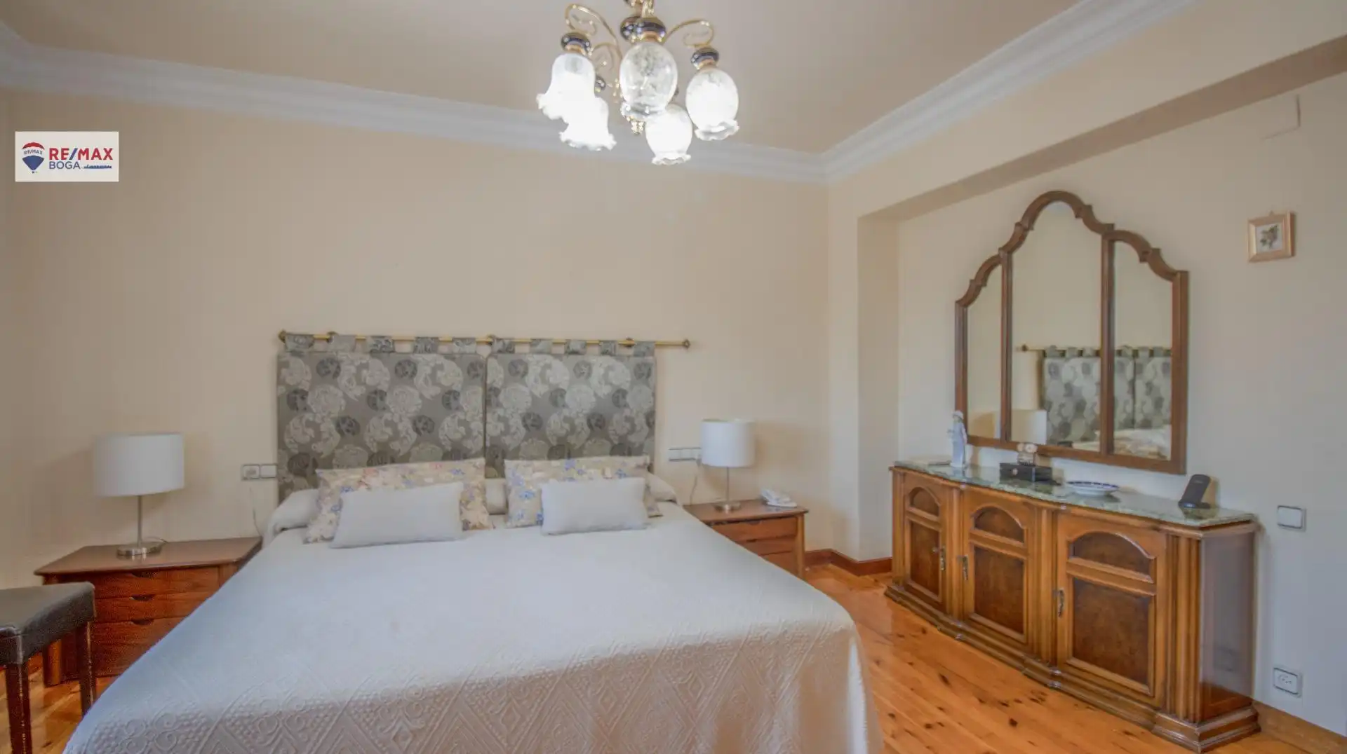 Dormitori de Casa o xalet en venda en Oyón-Oion amb Aire condicionat, Jardí privat i Parquet