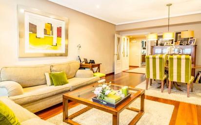 Living room of Flat for sale in Oviedo   with Heating, Parquet flooring and Storage room