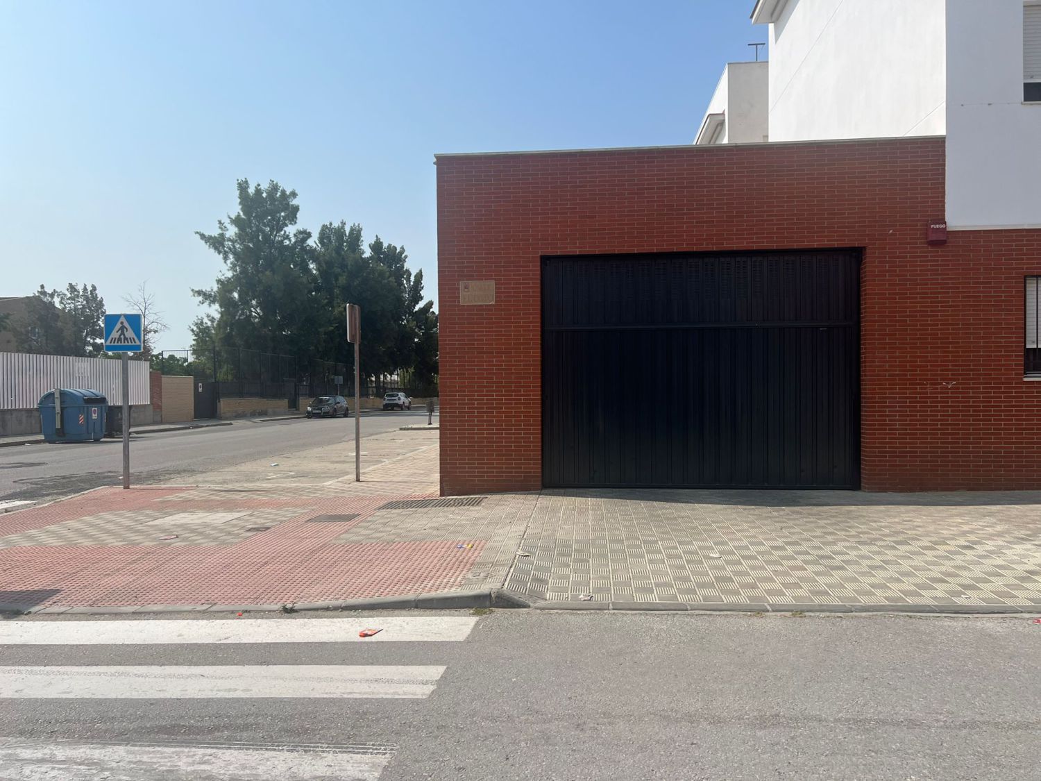 Exterior view of Flat for sale in Los Palacios y Villafranca  with Air Conditioner and Storage room