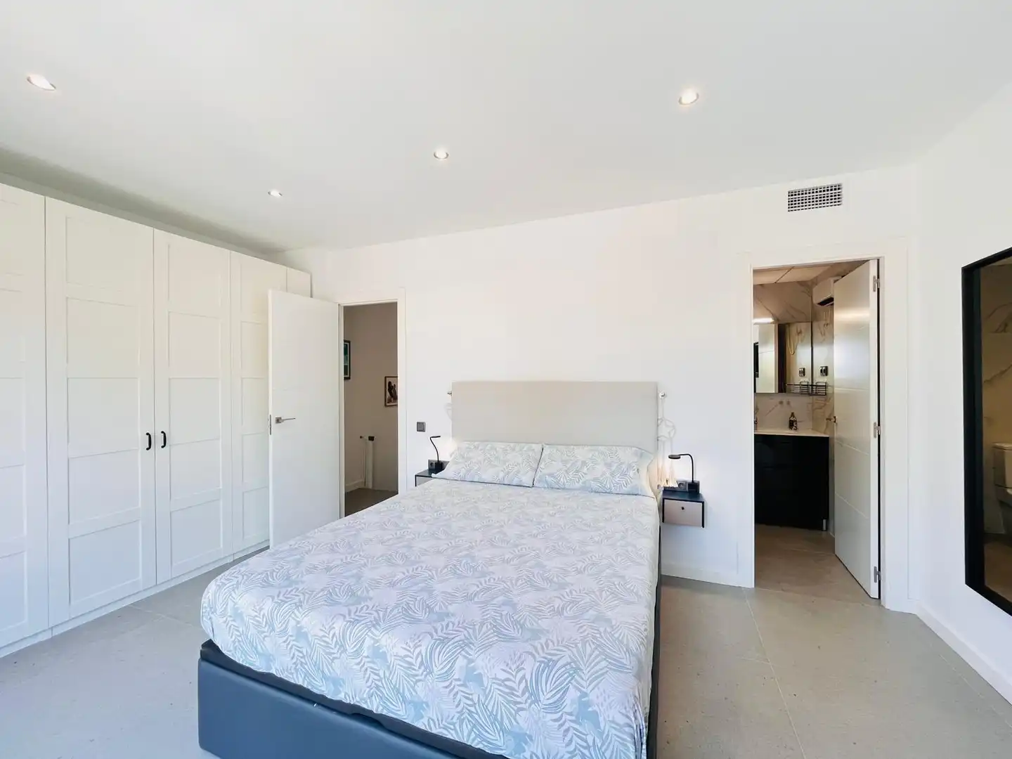 Bedroom of Detached homes for sale in Vilanova i la Geltrú  with Heating, Private garden and Swimming Pool