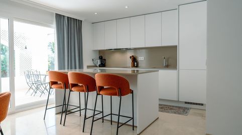 Foto 2 de Planta baja de alquiler en El Velerín, Estepona