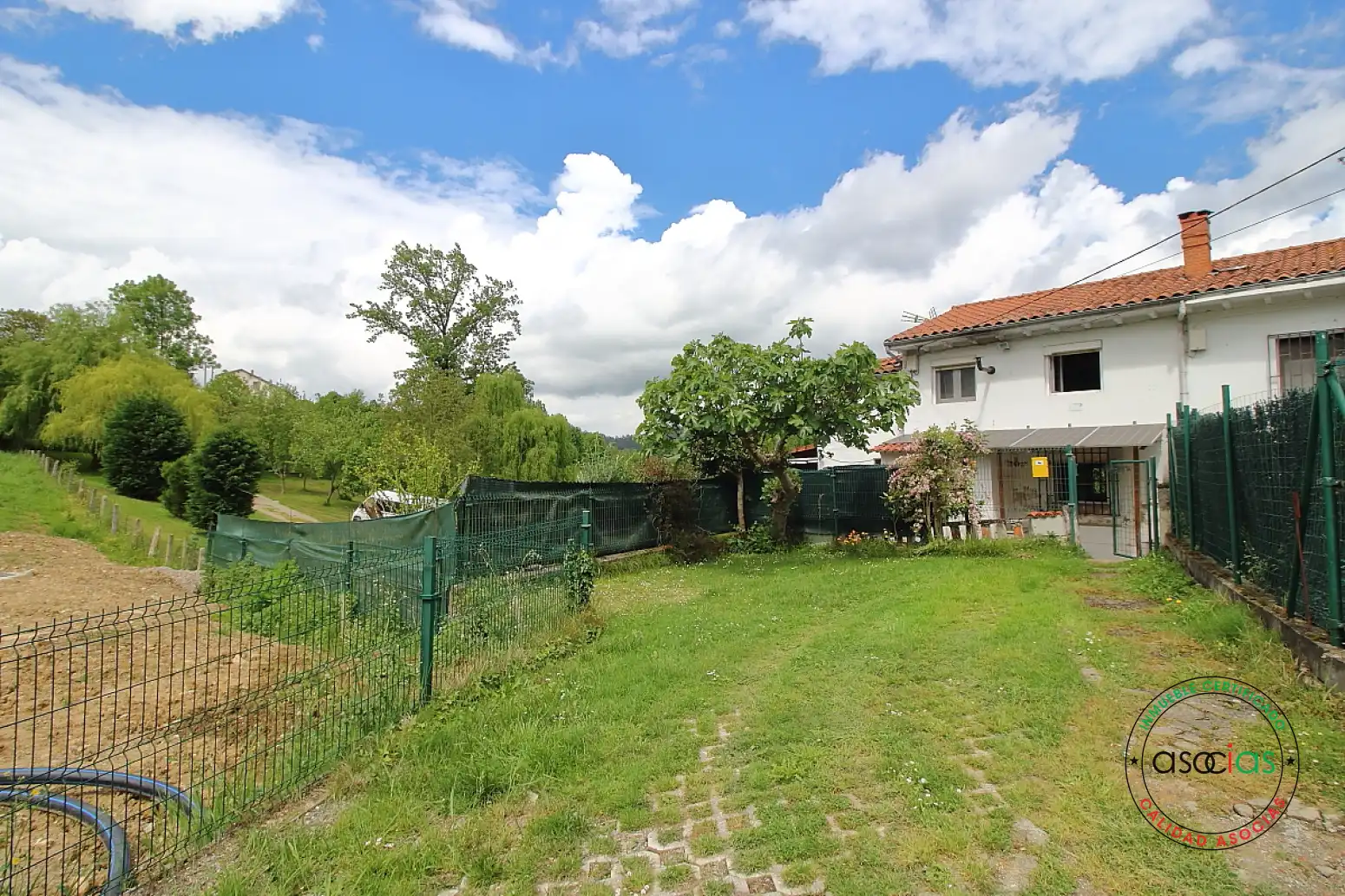 Casa adosada en venta en Siero con Calefacción, Jardín privado y Terraza